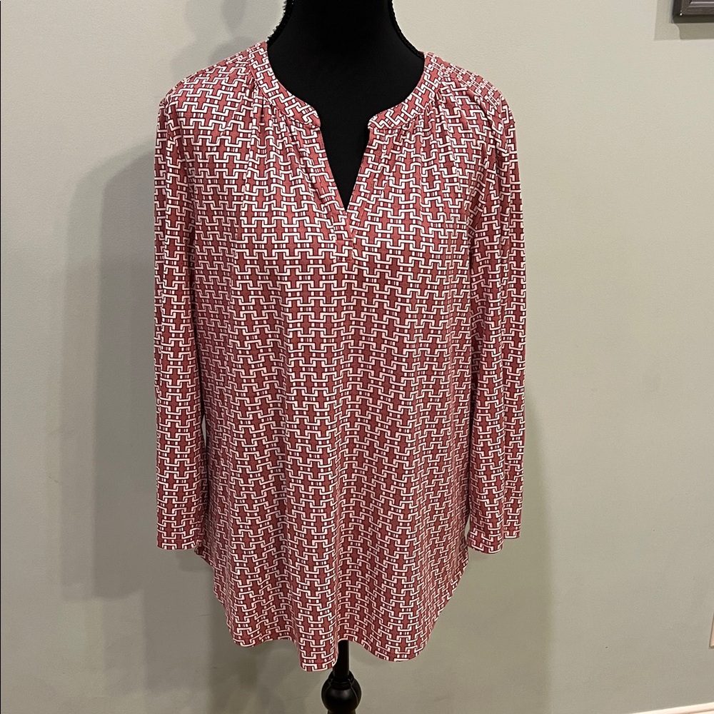 Liz Claiborne Burgundy and White Geometric Top